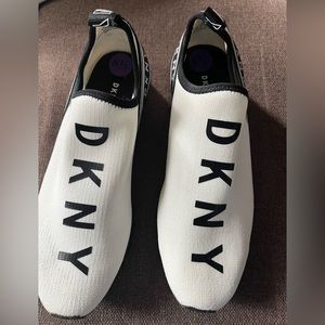 Preowned DKNY Abby Sneakers White 8.5